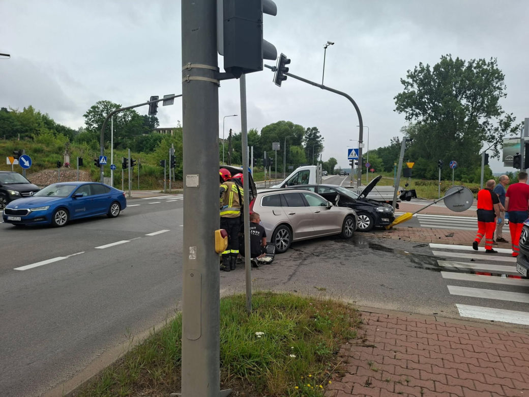Wypadek na skrzyżowaniu w Starachowicach