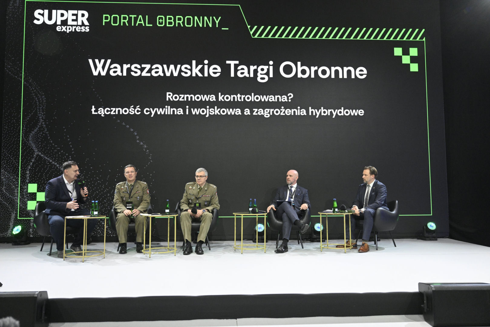 Warszawskie Targi Obronne. Scena Biała Rozmowa kontrolowana? Łączność cywilna i wojskowa a zagrożenia hybrydowe