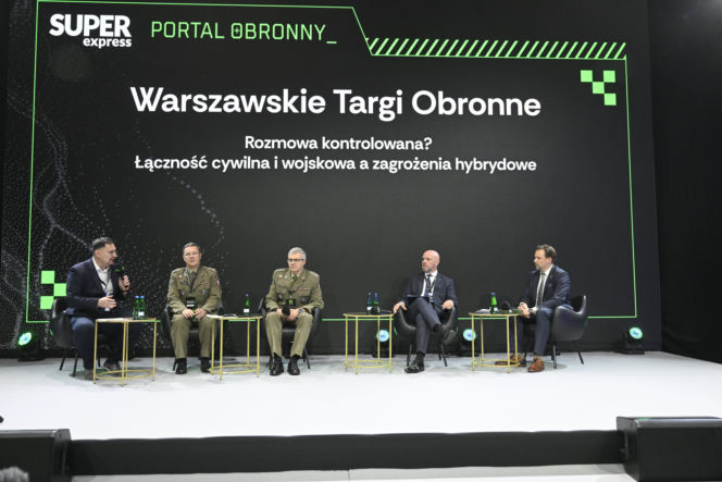 Warszawskie Targi Obronne. Scena Biała Rozmowa kontrolowana? Łączność cywilna i wojskowa a zagrożenia hybrydowe