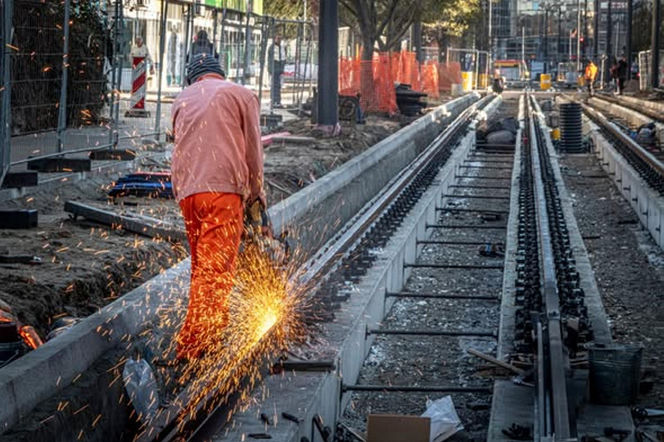 Tramwaj Rakowiecką pojedzie na Gwiazdkę