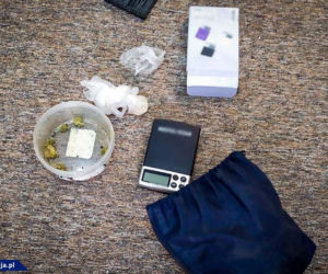Ukrywali narkotyki w gaśnicy. Policja rozbiła warszawski gang