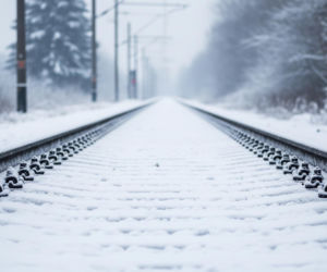 Paraliż na kolei. Dlaczego zima co roku zaskakuje przewoźników?