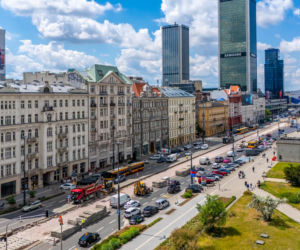 Południowa pierzeja Alej Jerozolimskich w centrum Warszawy