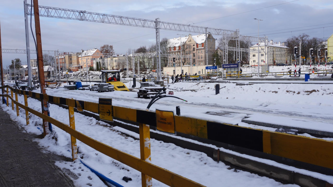 Dworzec Główny w Olsztynie rośnie w oczach. Stoi już metalowa konstrukcja budynku [ZDJĘCIA]