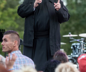 Rydzyk będzie uczył jak być dobrą żoną w sypialni