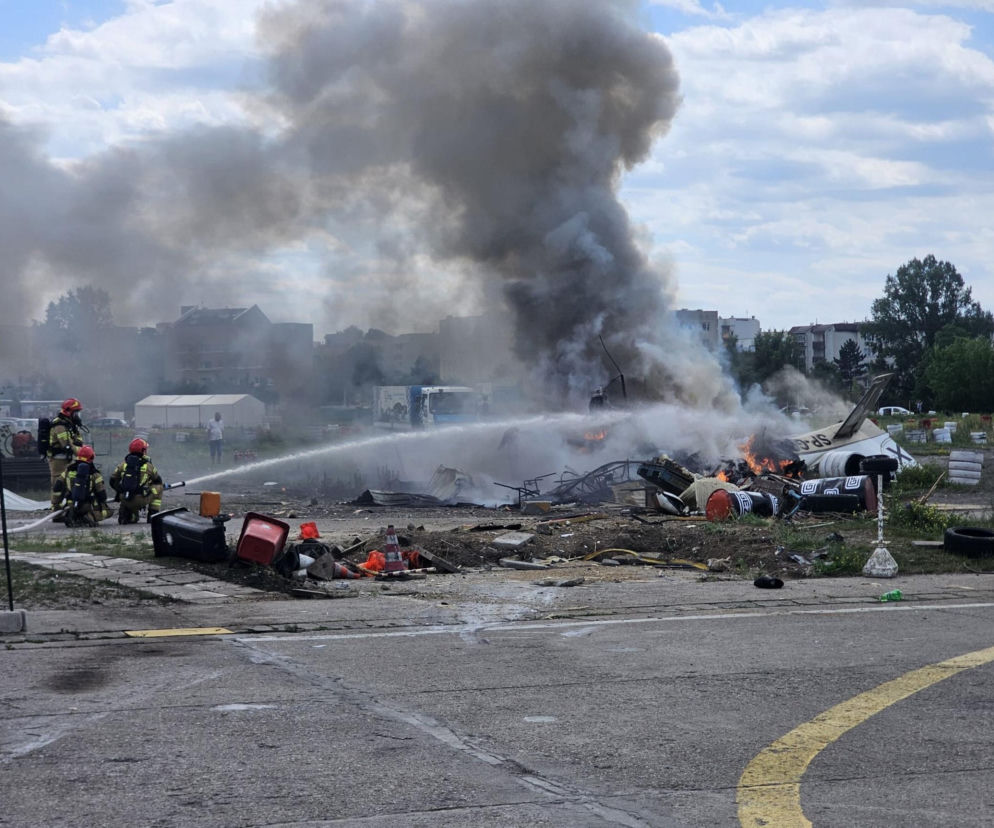 Dwie osoby zginęły w katastrofie lotniczej, kolejne dwie poszkodowane. Tragedia w Warszawie