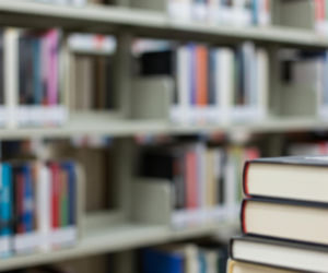 Co czytamy najchętniej? Ranking najczęściej wypożyczanych książek w Olsztynie 