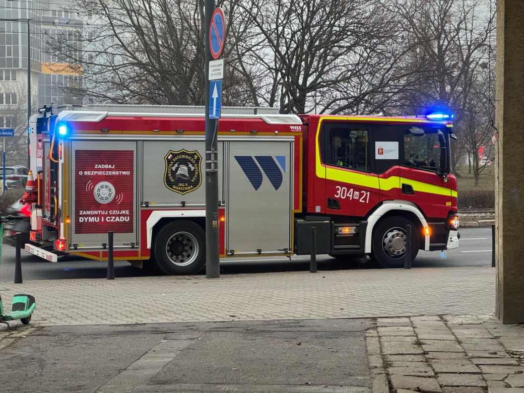 W Warszawie znaleziono zaginioną kobietę. Jechała autobusem w samej piżamie