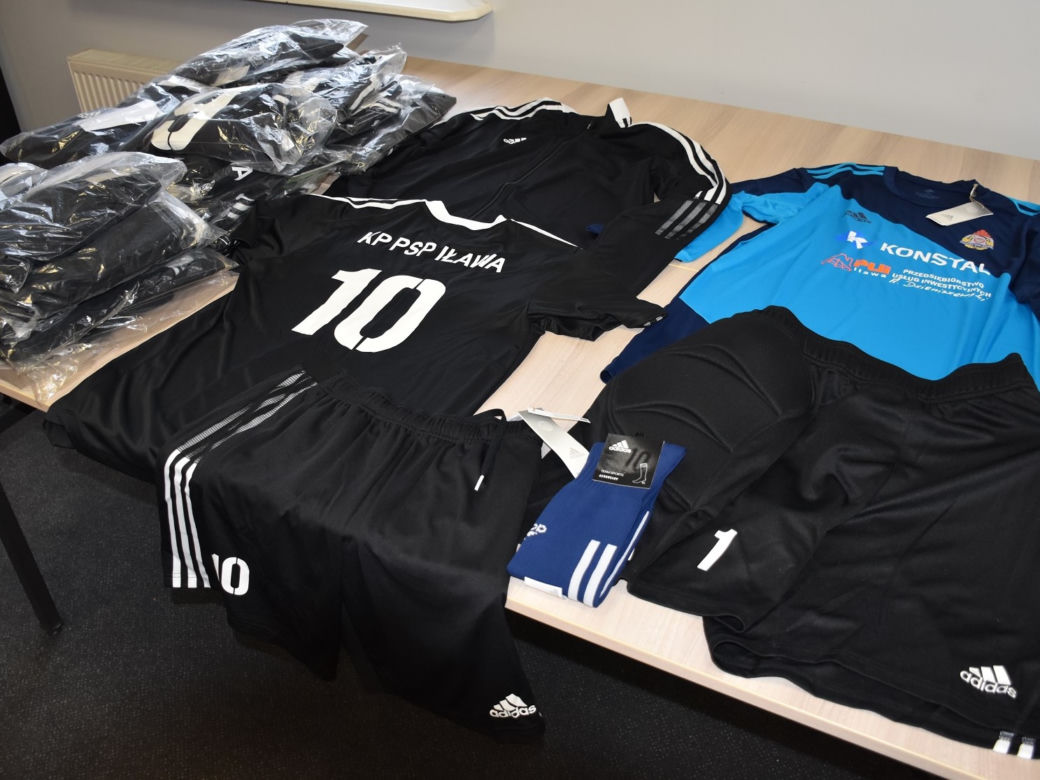 Nowy rok, nowe stroje. Iławscy strażacy z prezentem od sponsorów