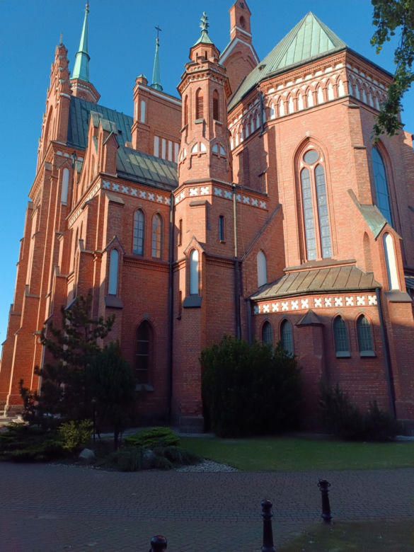 Ksiądz podejrzany o molestowanie nastolatek zatrzymany w Anglii