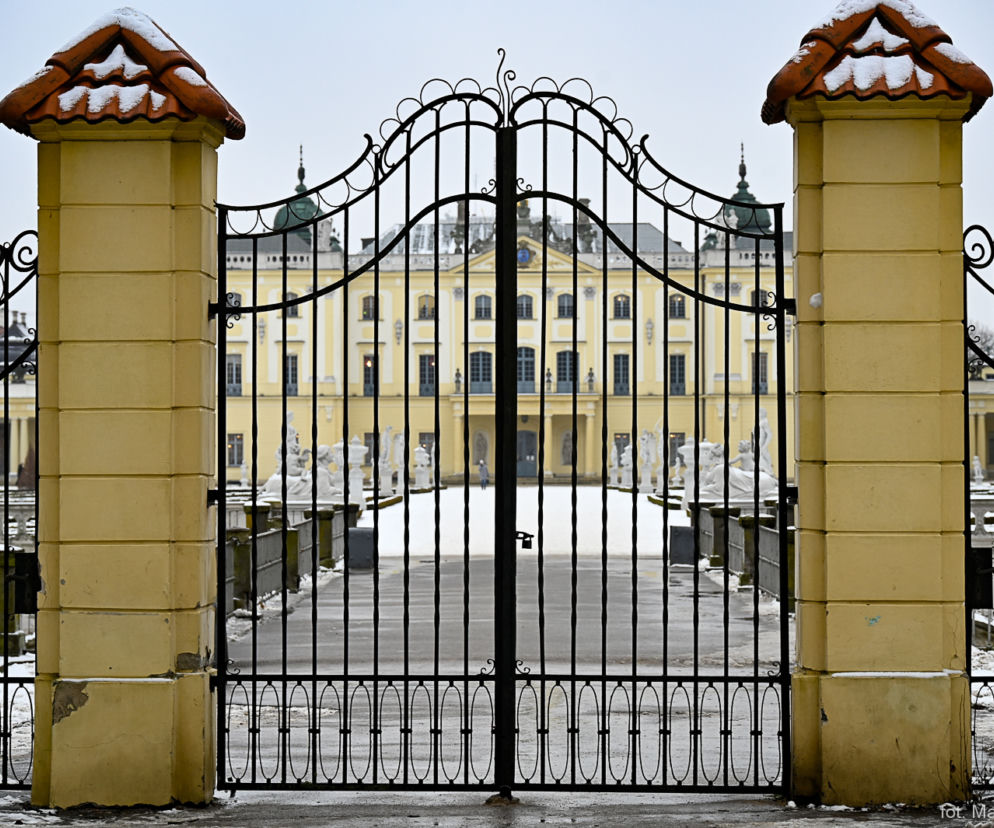 Brama Branickich zamknięta