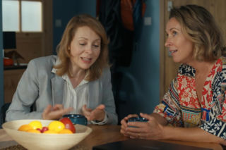 Barwy szczęścia, odcinek 3290. Dorota Kujawiak (Karina Seweryn), Beata (Anita Jancia-Prokopowicz)