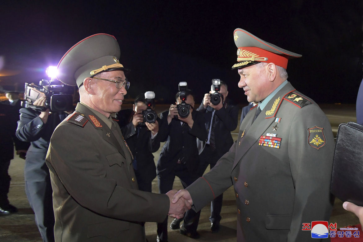 Kim rozwinął czerwony dywan dla Putina
