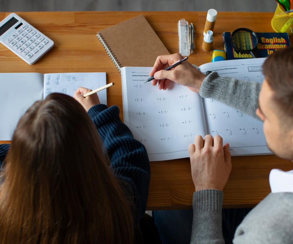 Ile to jest (300-220):20(2+2)=? Mały szczegół może sprawić, iż nie podasz prawidłowego wyniku