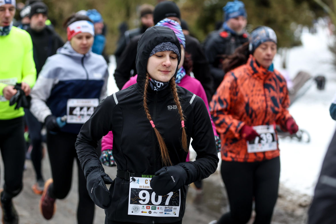 Wystrzał startera zamiast szampana. Tłumy powitały Nowy Rok na XX Śląskim Maratonie Noworocznym Cyborg