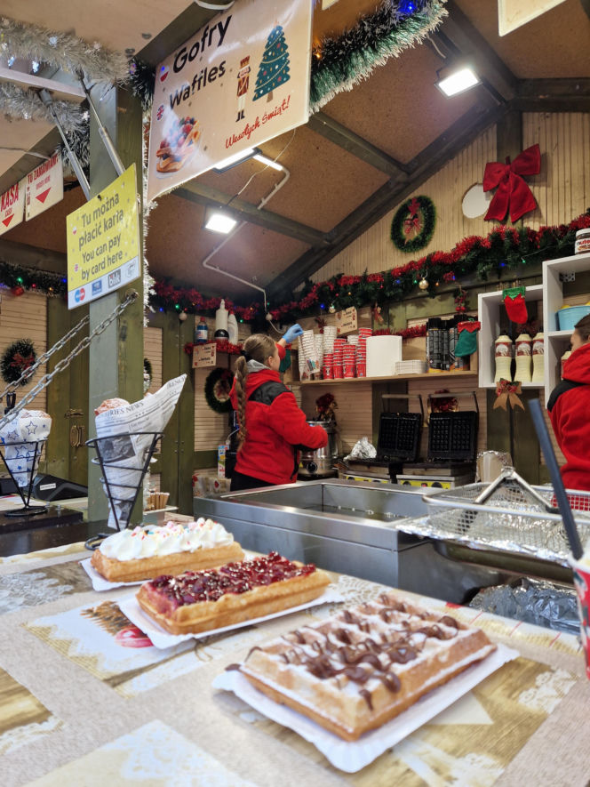 Gdański Jarmark Bożonarodzeniowy 2025: Ceny z kosmosu? Sandwich za 89 zł i grzaniec za...