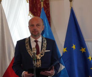 Podwyżka dla prezydenta i polityczna wojna w Rzeszowie 