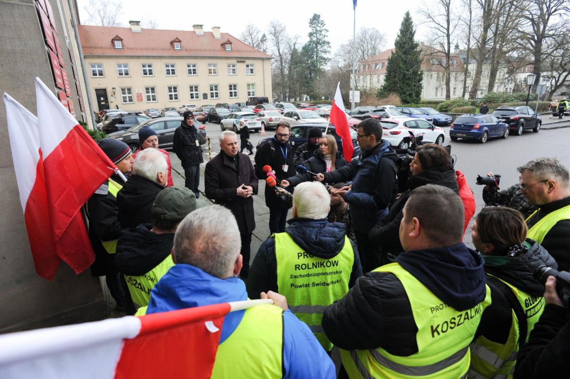   W całym kraju protesty ostrzegawcze rolników. Największy w Elblągu [ZDJĘCIA]