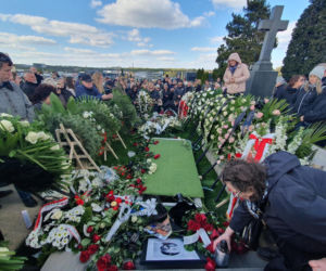 Poseł Łukasz Litewka spoczął w honorowym miejscu