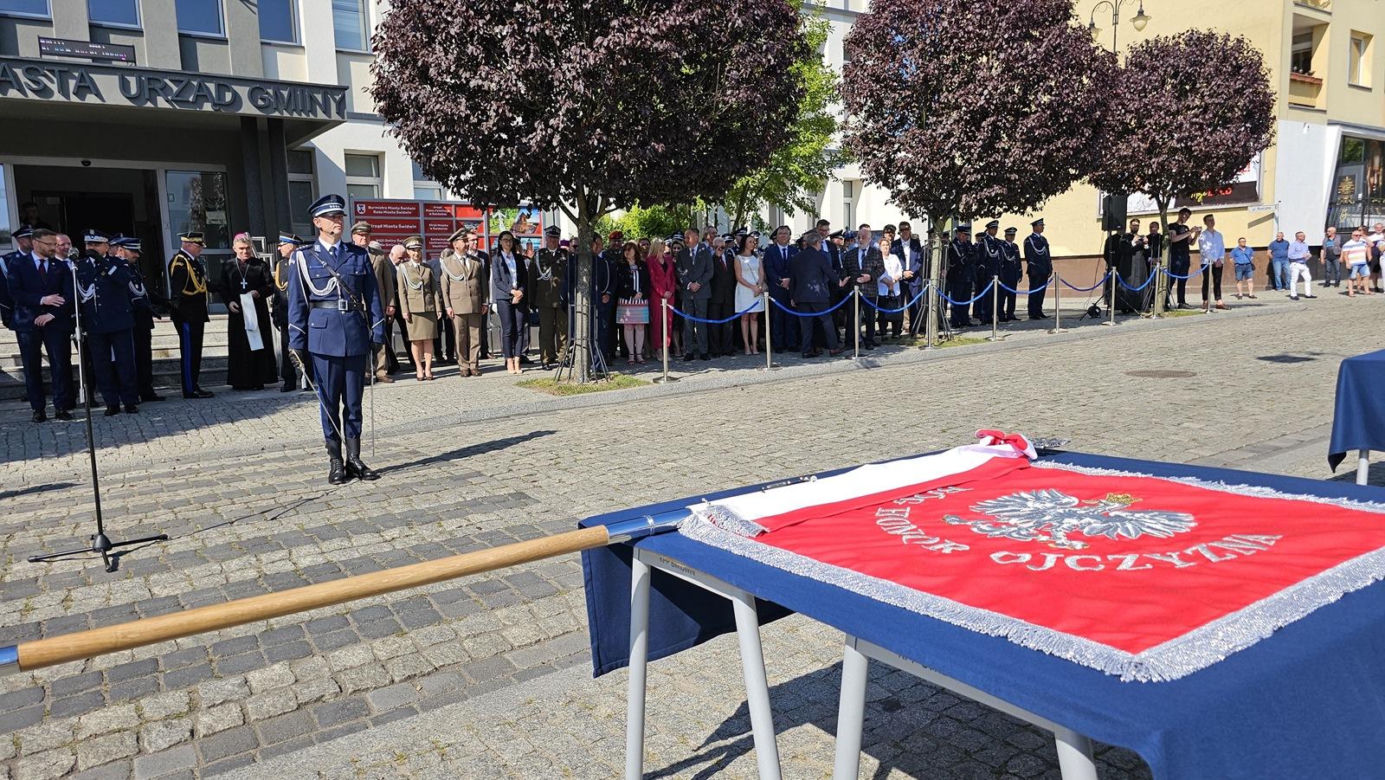 Nadanie sztandaru dla KPP w Świdwinie