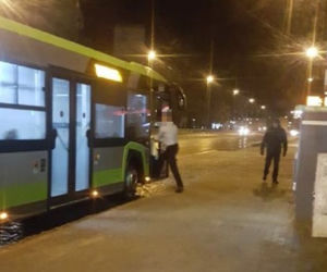 Kierowca autobusu wyskoczył po alkohol