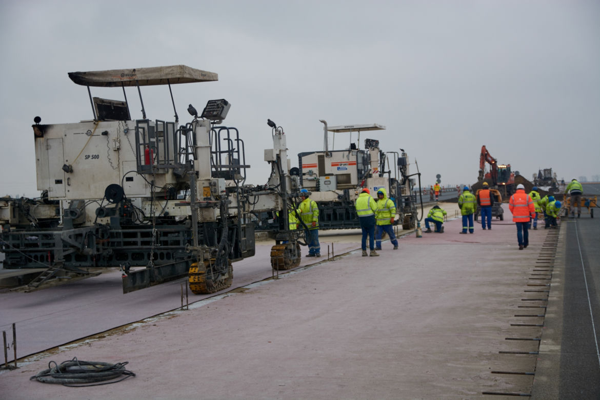 Kolejny odcinek S17 rośnie w oczach. 25 km w 13 minut – po betonie