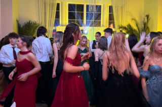 Studniówka pełna blasku i emocji! Tak bawili się maturzyści II LO w Bydgoszczy [ZDJĘCIA]