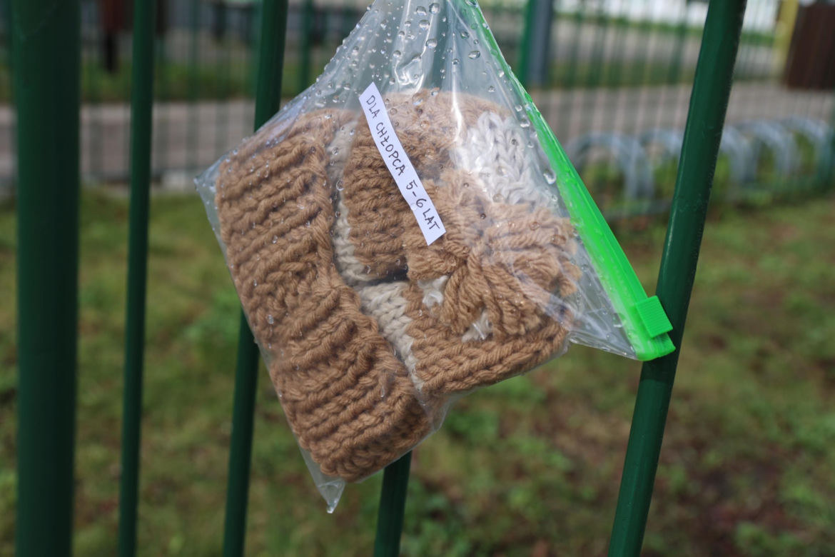 Kolorowe instalacje opanowały Lublin. Tak „Otulanie włóczką” świętuje swoje 10. urodziny!