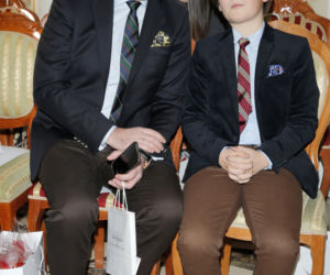 Jacek Rozenek zabrał syna na pokaz mody gdzie modelki były bez stanika. 