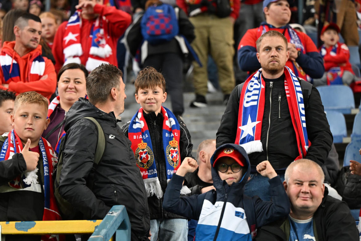 Wisła Kraków - Jagiellonia Białystok; Zdjęcia kibiców i zawodników z meczu 8. kolejki PKO BP Ekstraklasy
