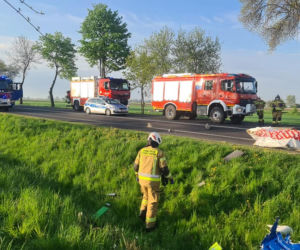 Zginął, bo w renault innego kierowcy pękła opona! Śmiertelny wypadek na DK nr 10 pod Drobinem. Ogromne utrudnienia
