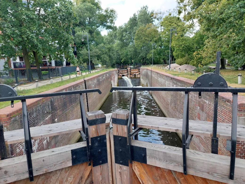 Tak bydgoszczanie oceniają swoje miasto: śmieci na plus, parkingi na minus. Zmienili zdanie w sprawie komunikacji