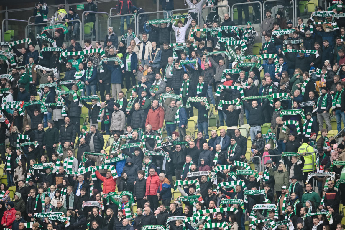 Lechia Gdańsk - Widzew Łódź: Zdjęcia kibiców z meczu 15. kolejki PKO BP Ekstraklasy