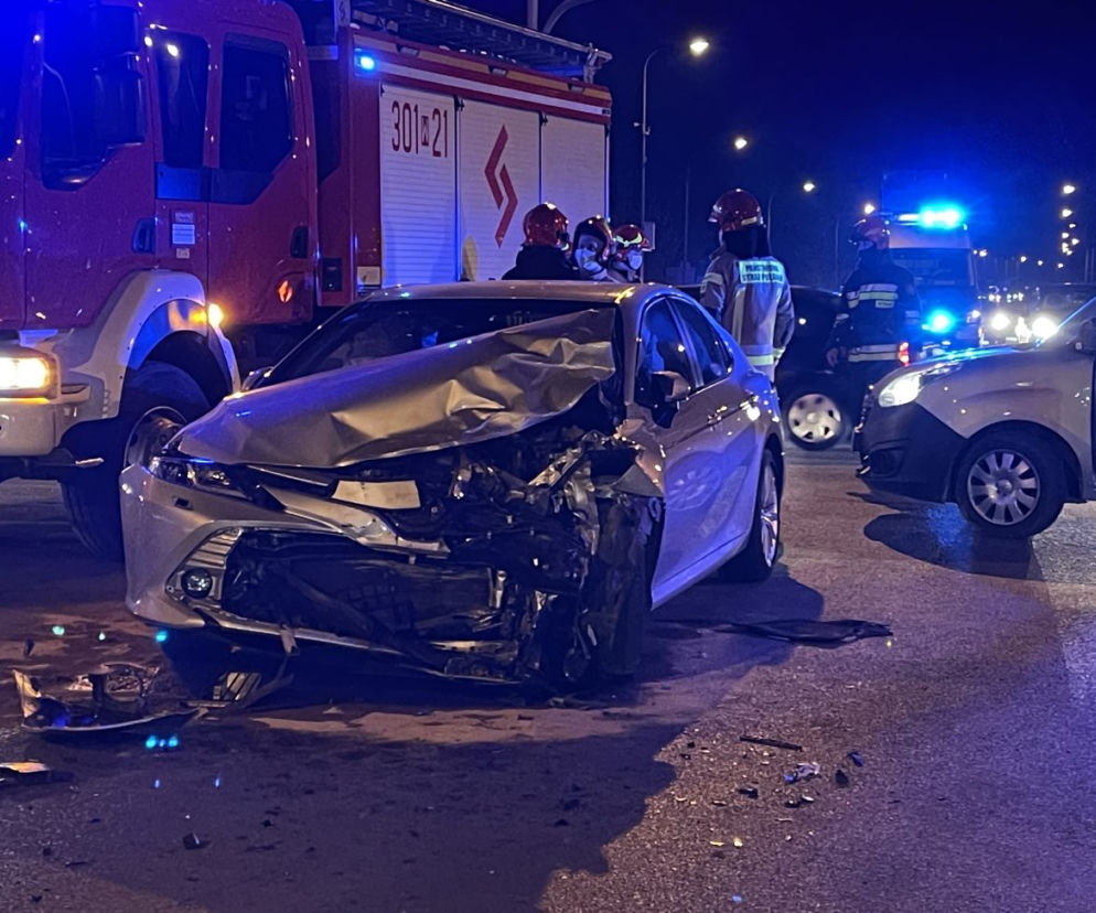 Ukradł auto i rozbił je na Białołęce