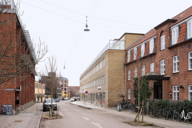 1 | Thoravej 29 to najzwyklejszy budynek dawnej fabryki z lat 60. XX wieku