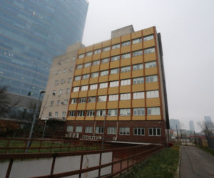 Wyburzą blok w środku Warszawy i postawią wieżowiec