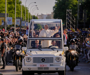 Papież Leon XIV przyciągnął tłumy w Madrycie. Niezwykła procesja przeszła ulicami miasta