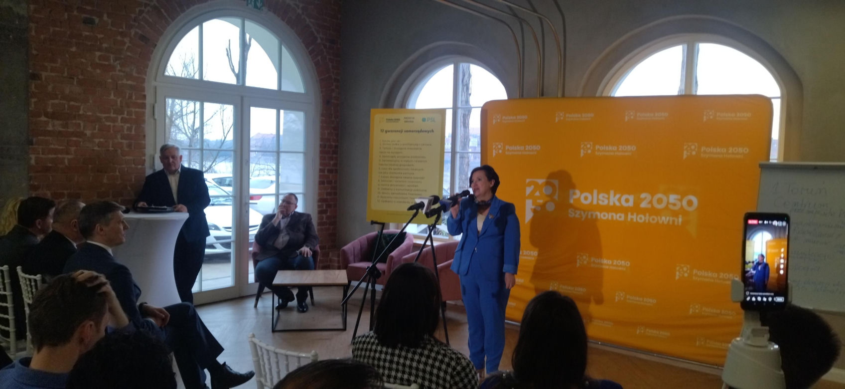 Koalicyjny Komitet Trzecia Droga Polska 2050 Szymona Hołowni - Polskie Stronnictwo Ludowe prezentuje kandydatów z Torunia w wyborach samorządowych