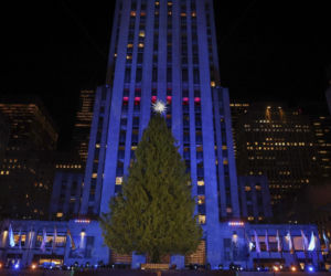 Legendarna choinka w Rockefeller Center już świeci