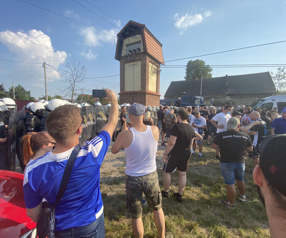 Dla Ślązaków wstępu nie ma! Piłkarscy fani ze Śląska nie mogli wejść na stadion. Stowarzyszenie kibiców zapowiada proces