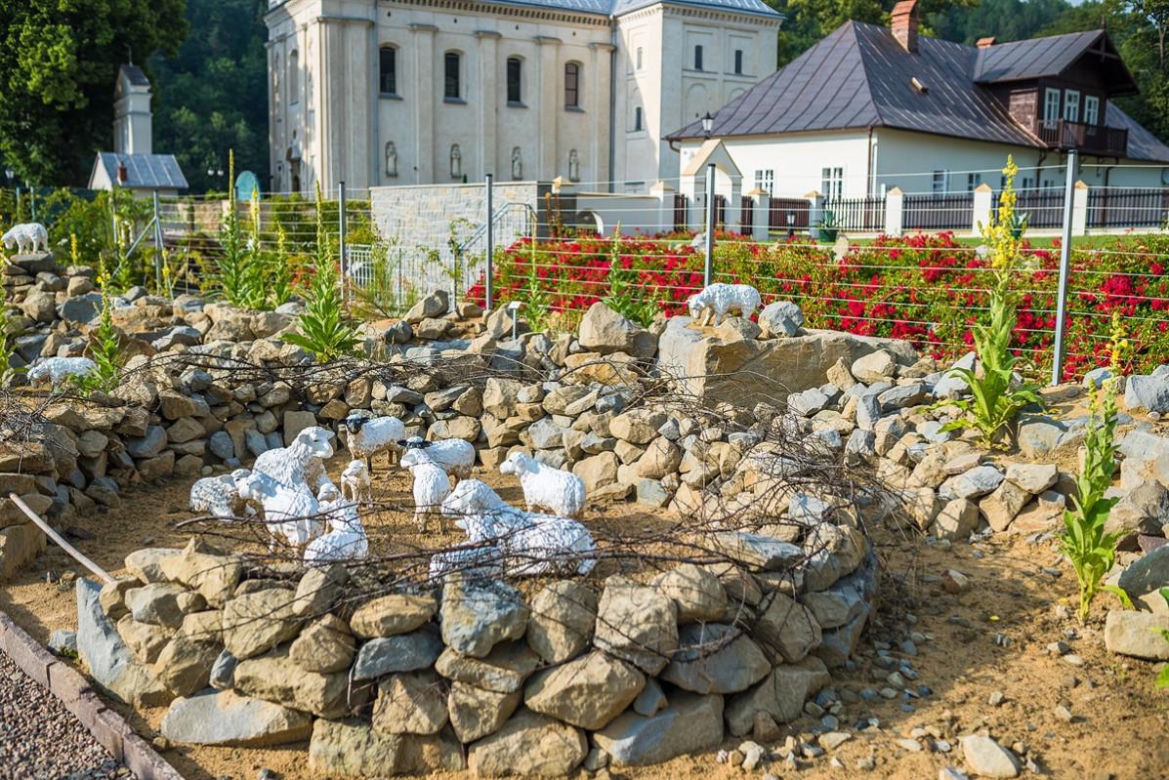 Największe tego typu ogrody w Polsce już otwarte. Małopolskie uzdrowisko przeżywa najazd turystów zza granicy [GALERIA]