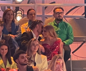 Tak Kaczorowska i Rogacewicz zachowywali się na ramówce TVP. Najpierw obejmował, a potem nurkował pod krzesło!