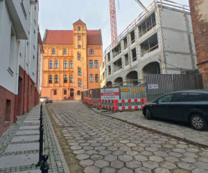 Nowa kamienica na Podzamczu nabiera kształtów