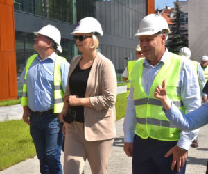 Otylia Jędrzejczak na budowie basenu Astoria w Bydgoszczy