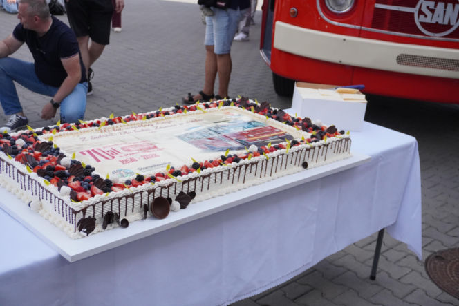 Kultowe autobusy opanowały Starachowice! Ruszył III Zlot i świętowanie 70-lecia komunikacji