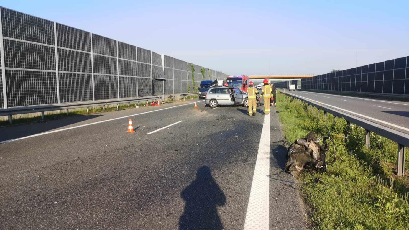 Paraliż na autostradzie A4! Samochód uderzył w bariery w Bielczy. Korek w kierunku Tarnowa!