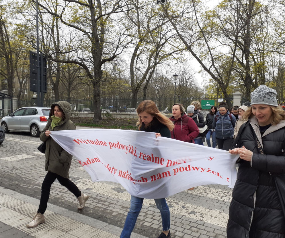 Strajk łódzkich pracowników socjalnych. Mają dość niskich zarobków