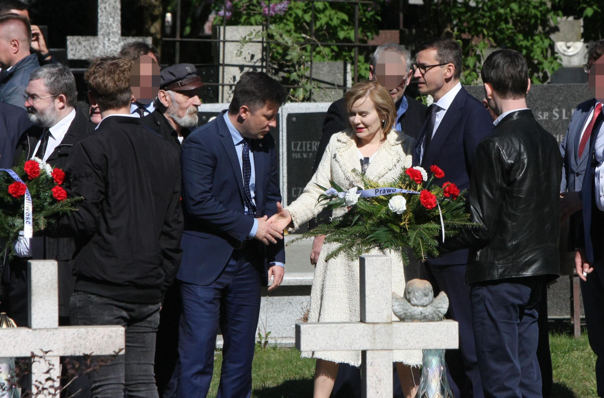 W PiS walka o miejsce przy Prezesie 