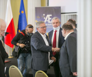 Debata z udziałem prezydentów: Aleksandra Kwasniewskiego i Bronisława Komorowskiego