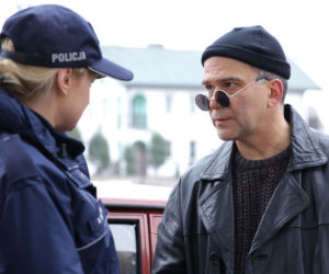 M jak miłość, odcinek 1502. Grabarz Leon (Dariusz Toczek), Sonia (Barbara Wypych)